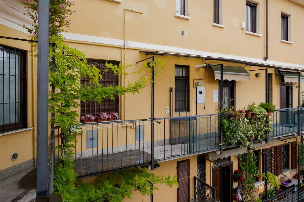 Charming Apartment On The Darsena Navigli - Pulizia Eccezionale Milánó 0*,